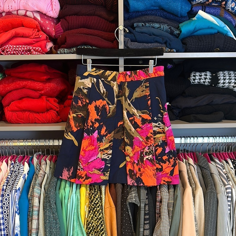 Trina Turk fuschia/navy/orange floral print pleated lined skirt size 6